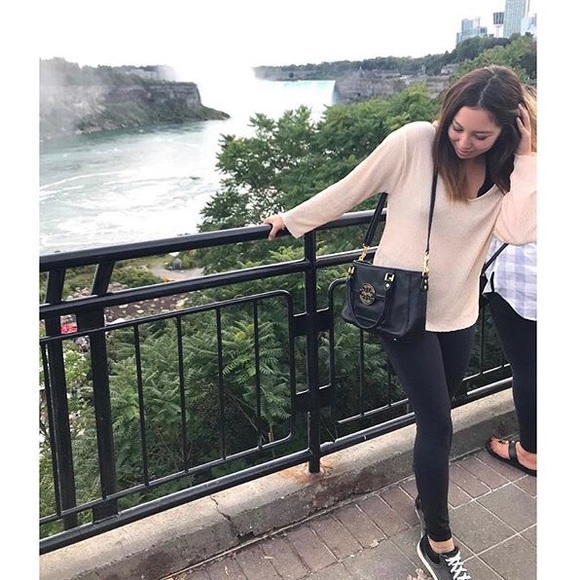 Meet your Posher, Sarah - Picture 1 of 1